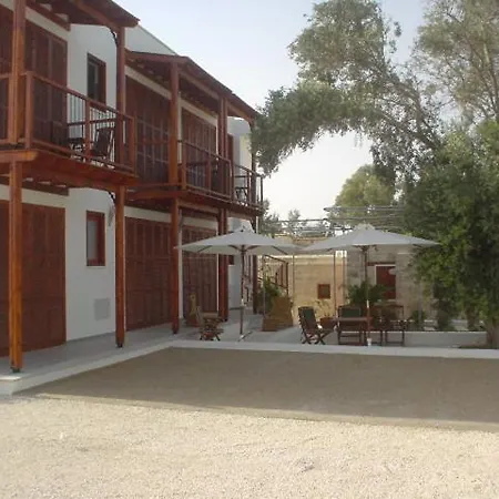 Heights Ξενοδοχείο *