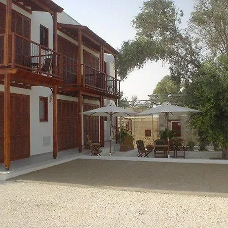 Heights Hotel *