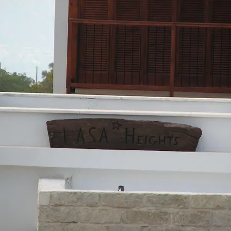 Hotel Heights Lasa